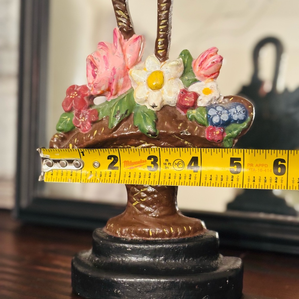 Vintage Cast Iron Door Stop. Basket of Flowers. Authentic 30’s 40’s. Hubley? - Picture 3 of 8
